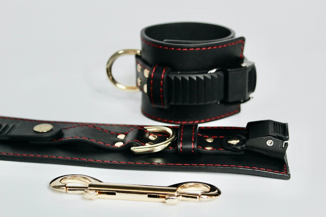 Ratchet ankle cuffs - Detail View 3