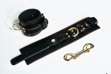 Load image into Gallery viewer, Ratchet ankle cuffs - Detail View 2